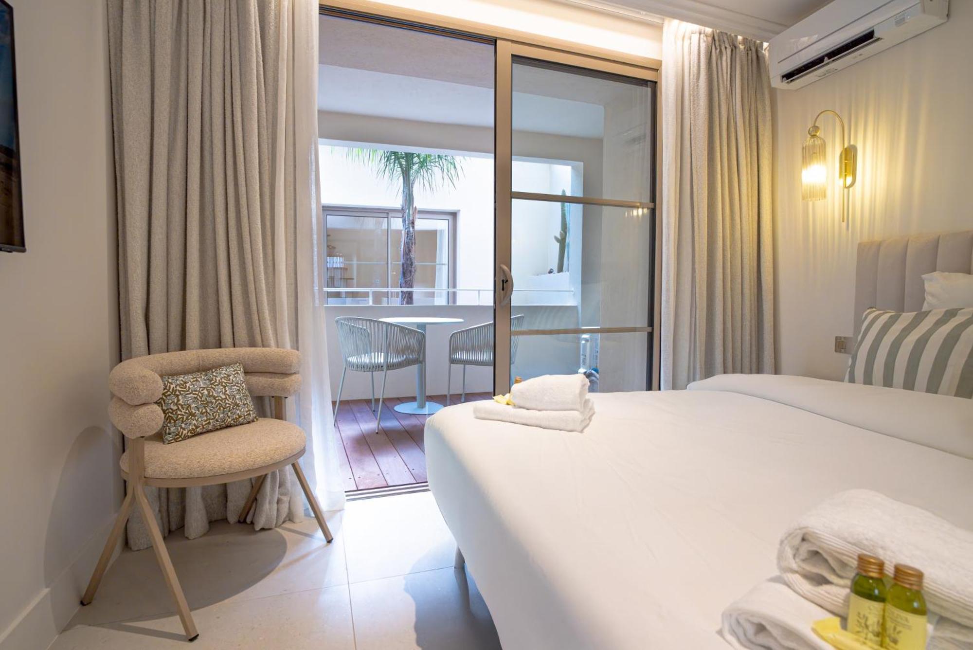 Studios Raffines Avec Terrasses - Plages, Ville Et Gare A Pied - Maison Raphael Saint-Raphaël Zewnętrze zdjęcie